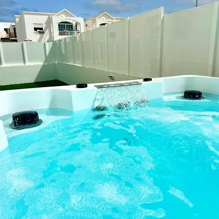 Сasa de vacaciones Casa Caletón Blanco Pool And *